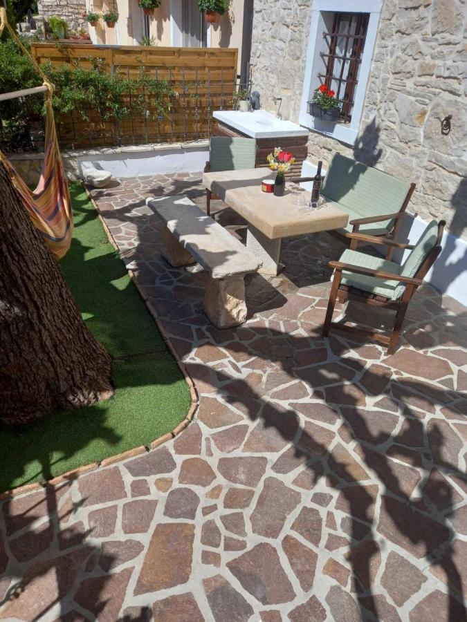 Casa Girasole Villa Buje Bagian luar foto